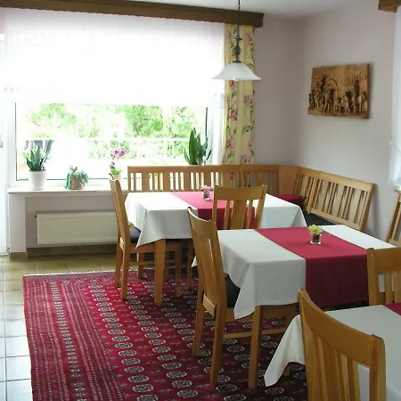 Kwatera prywatna Weingut & Gaestehaus Mees