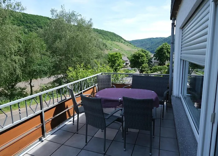 Weingut & Gaestehaus Mees 홈스테이